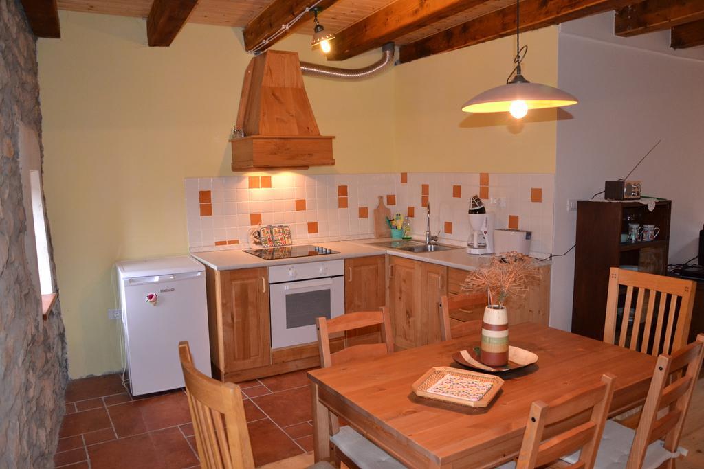 Holiday Farmhouse Skvor Robidisce Rom bilde